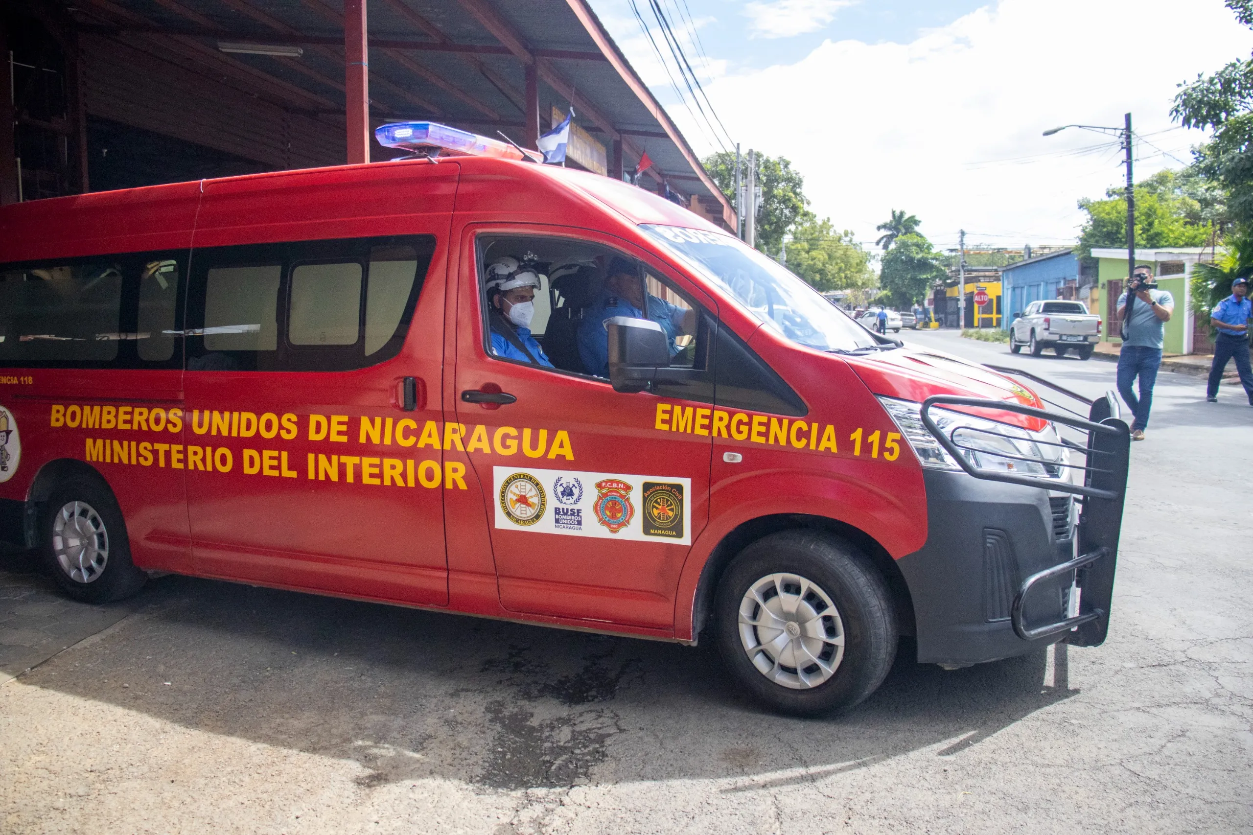 Linea-de-Emergencia-21_21_11zon