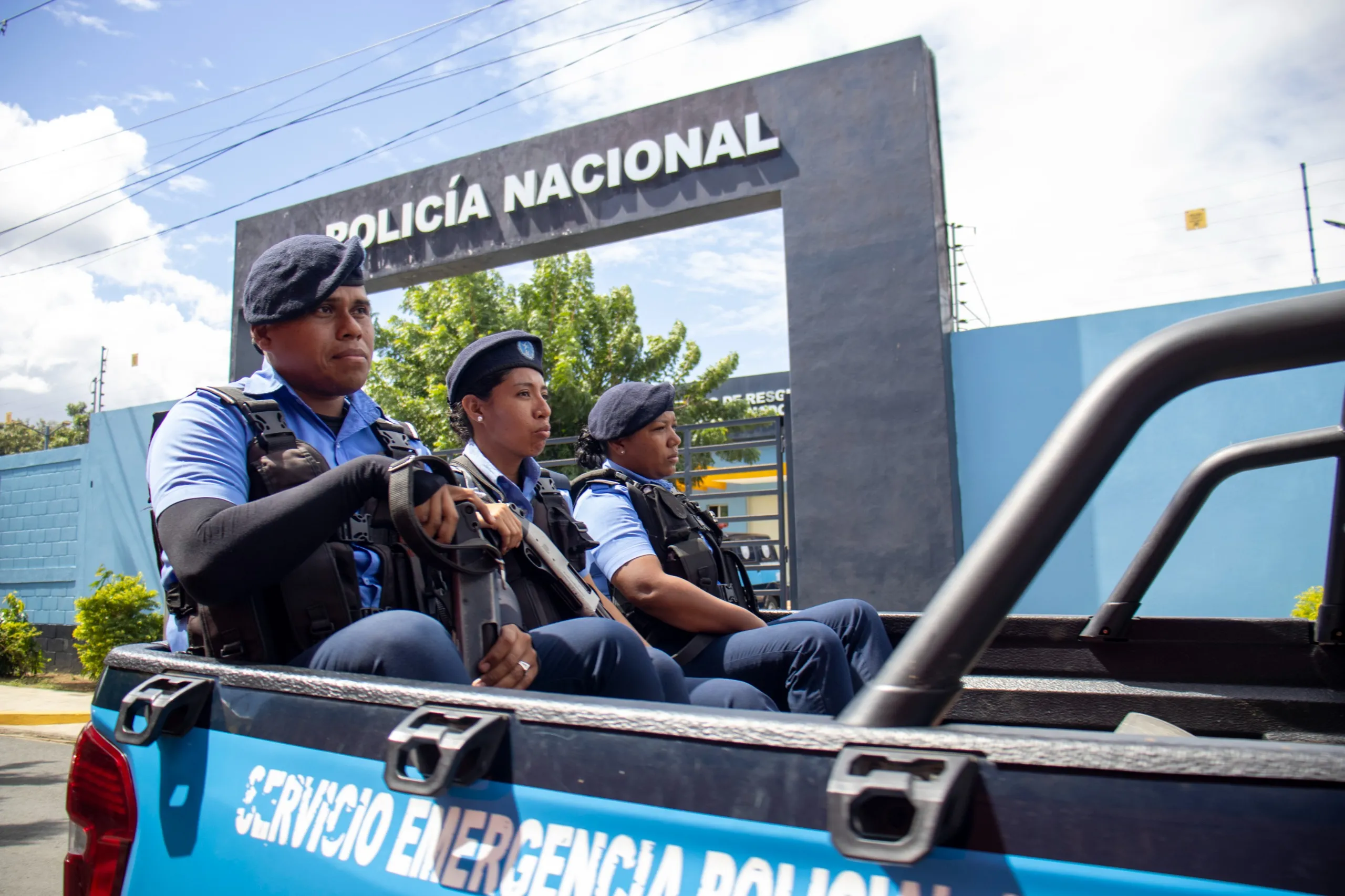 Linea-de-Emergencia-23_23_11zon