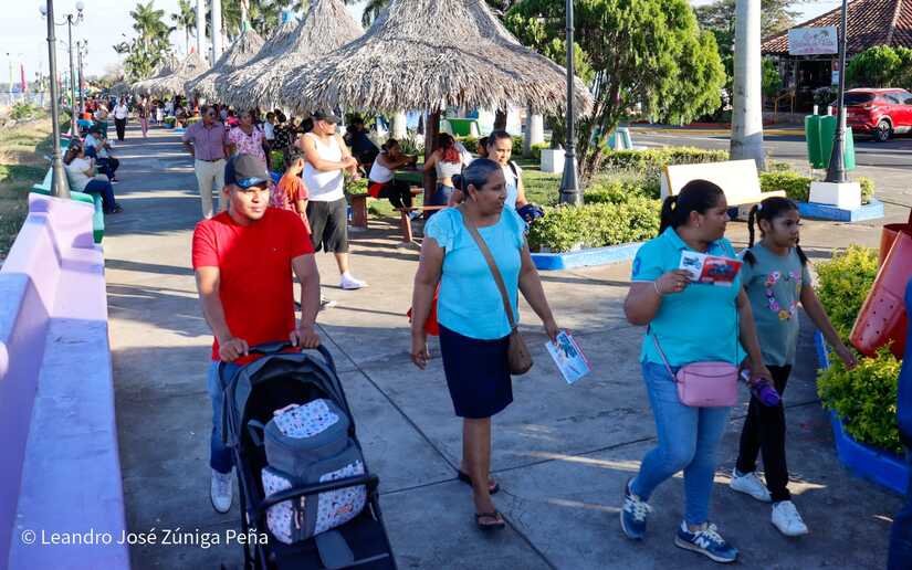 Salvador-Allende--(21)