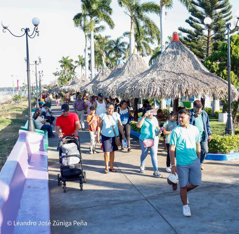 Salvador-Allende--(22)