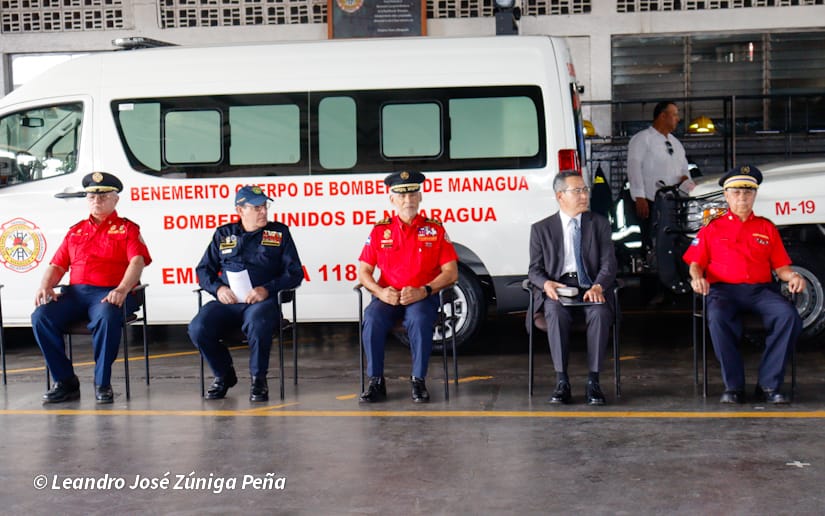 Bomberos--(28)