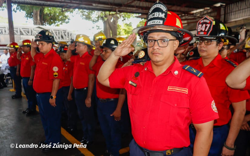 Bomberos--(30)