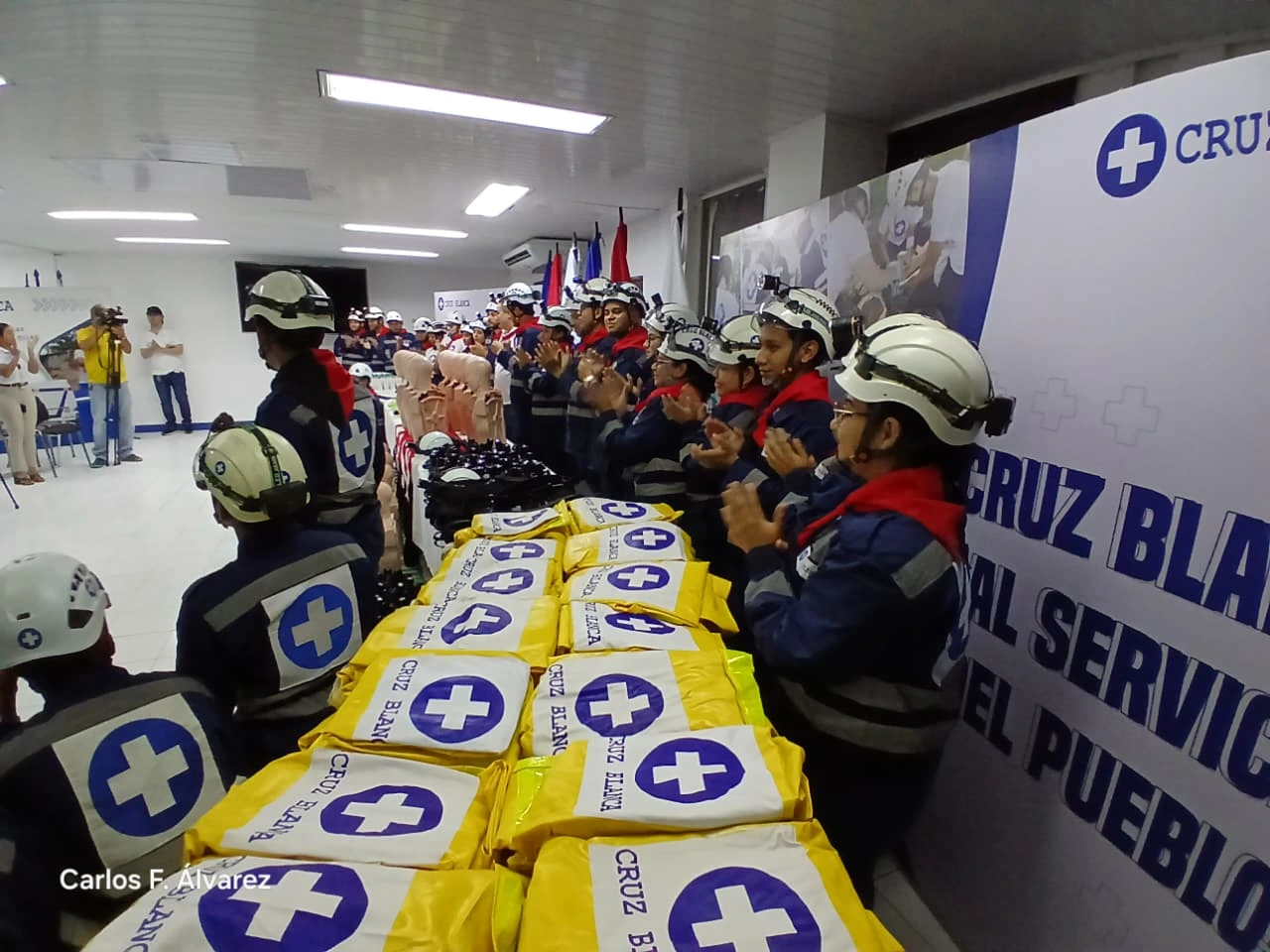 CRUZ-BLANCA14