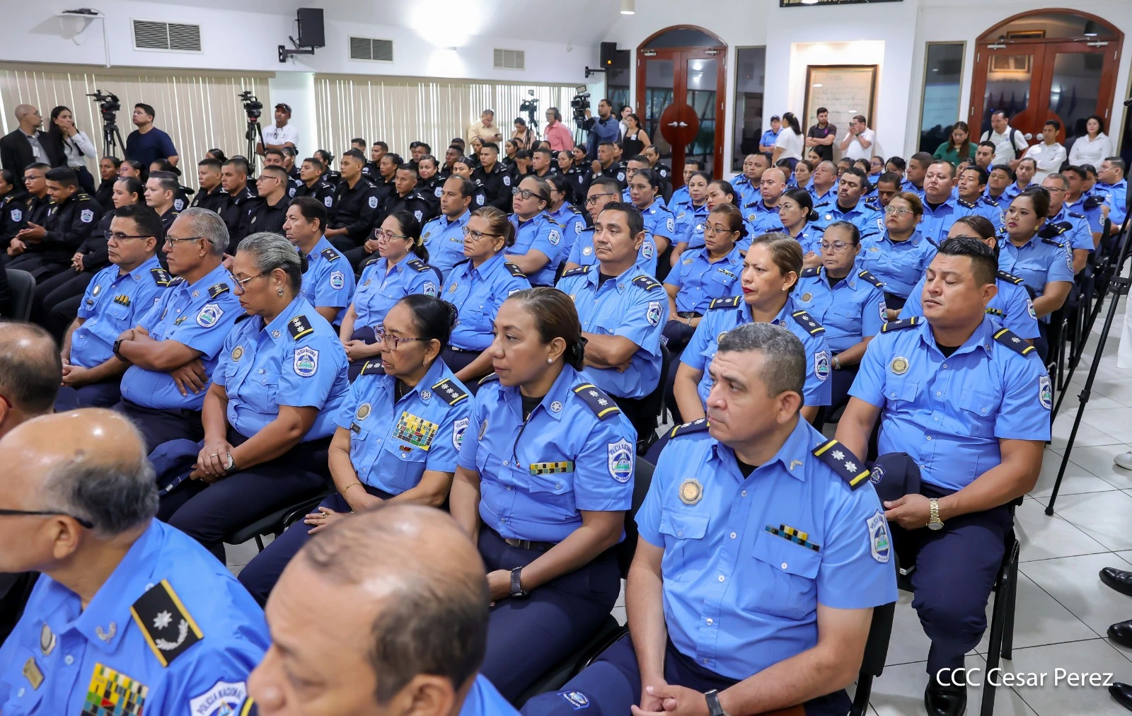 POLICIA10