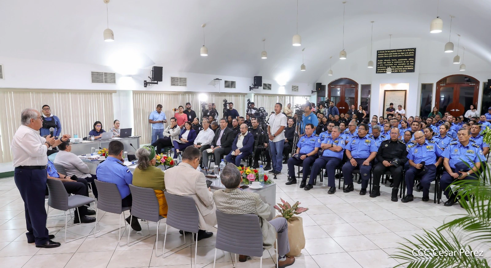 POLICIA11