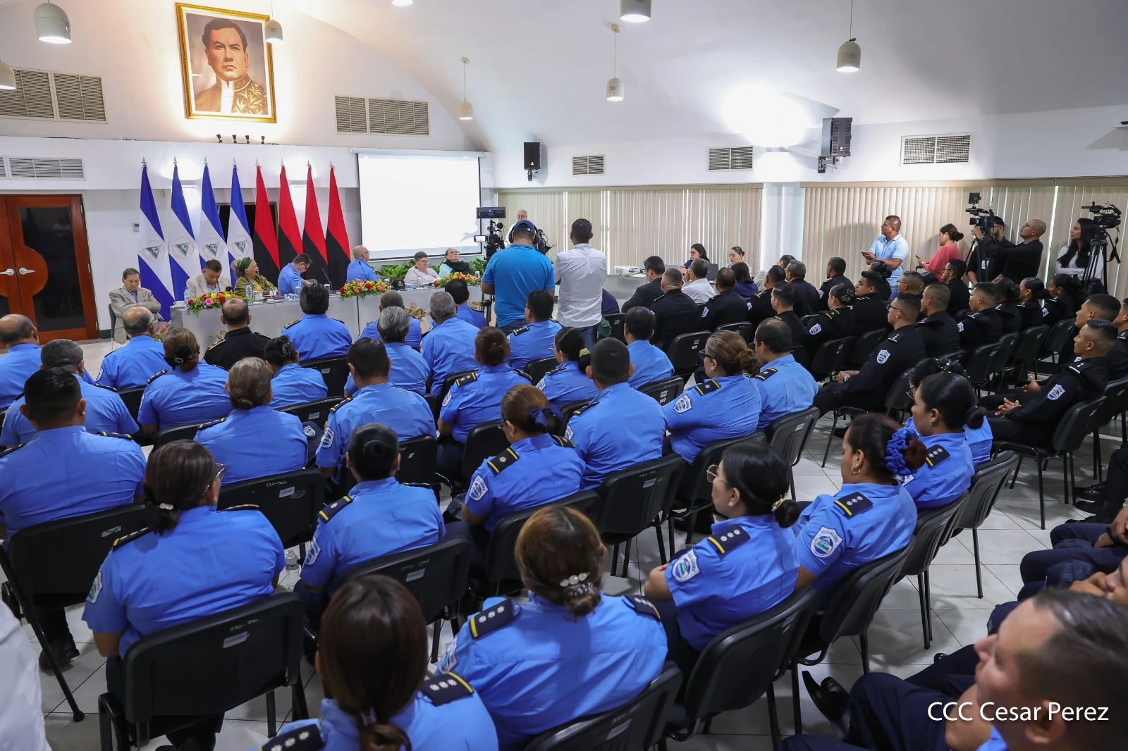 POLICIA19