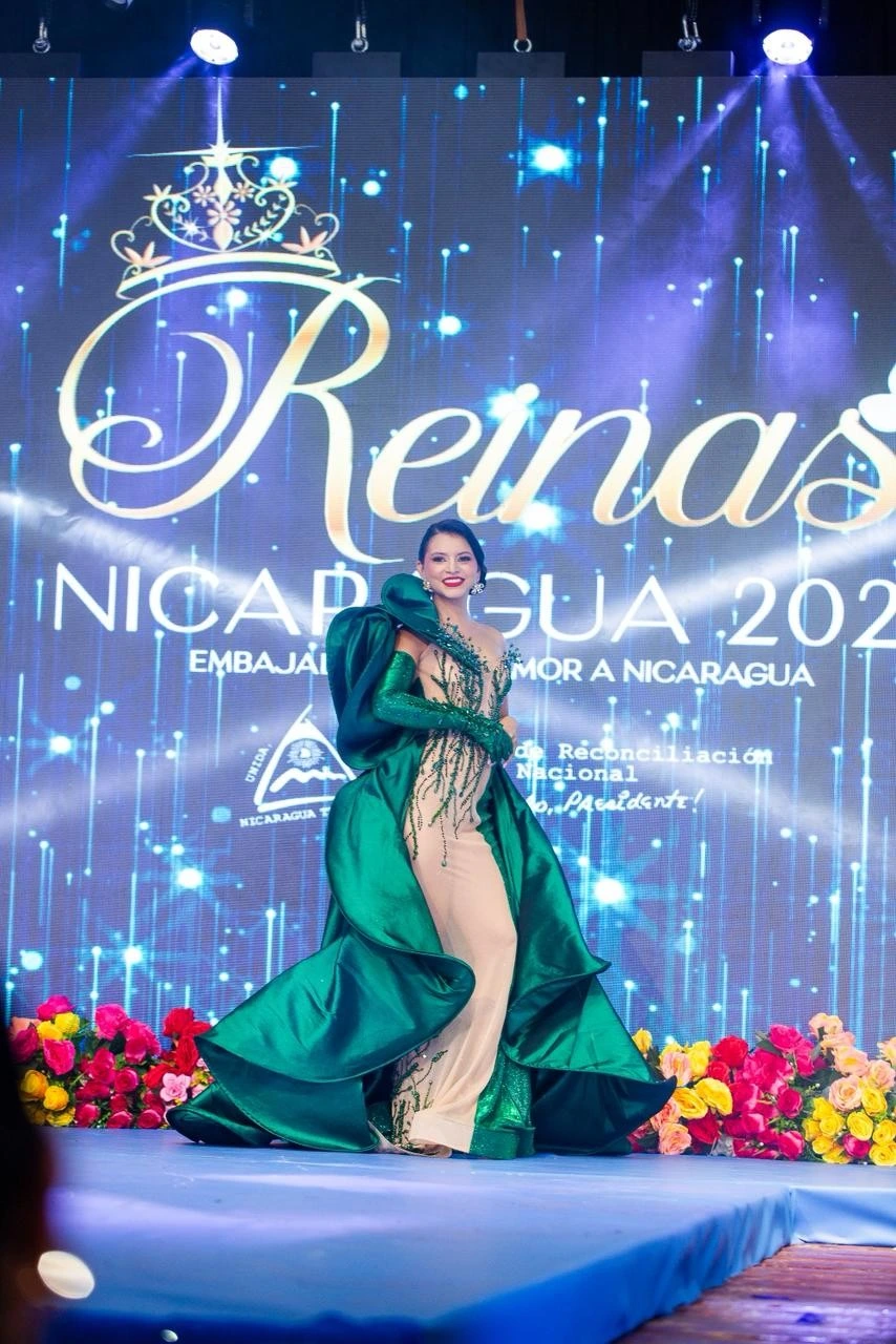 REINAS7