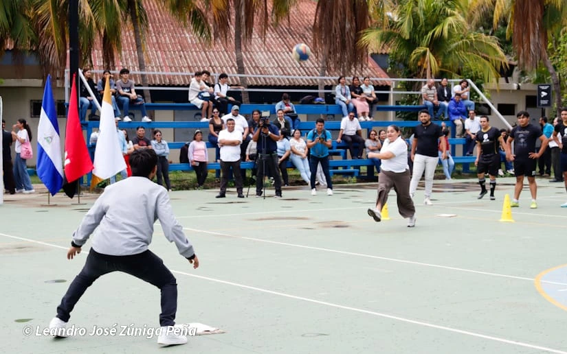 KICKBALL14