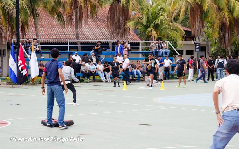 KICKBALL2