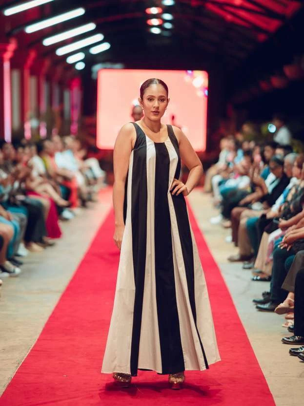 PASARELA16