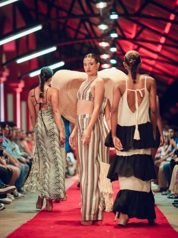 PASARELA18
