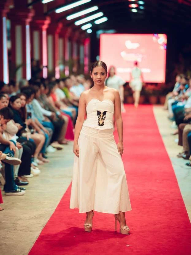 PASARELA19
