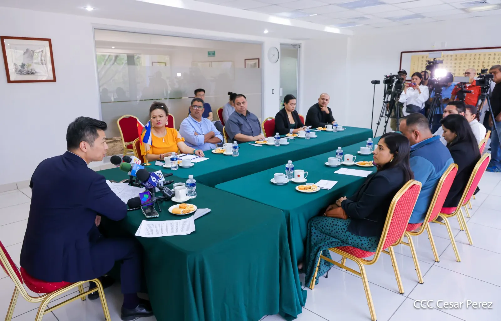 Embajador-China-20_20_11zon