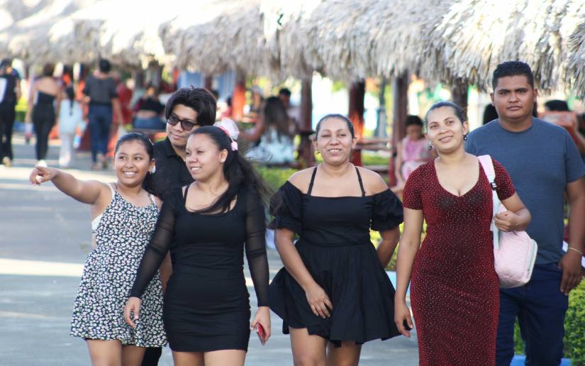 Salvador-Allende--(8)