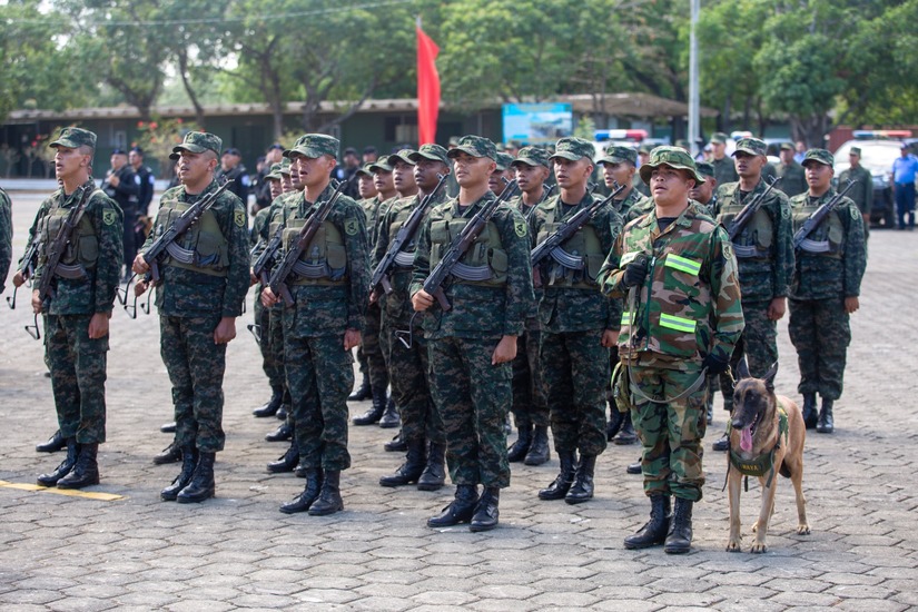 Ej&eacute;rcito de Nicaragua--(37)