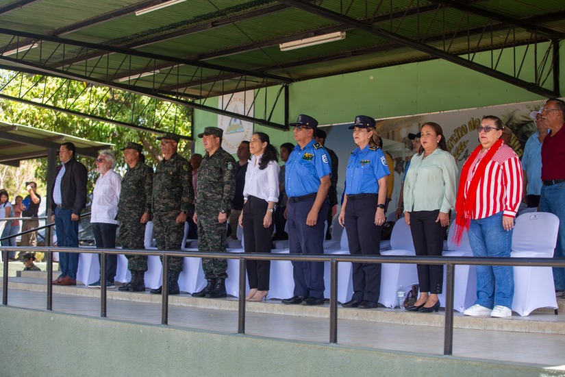 Ej&eacute;rcito de Nicaragua--(51)