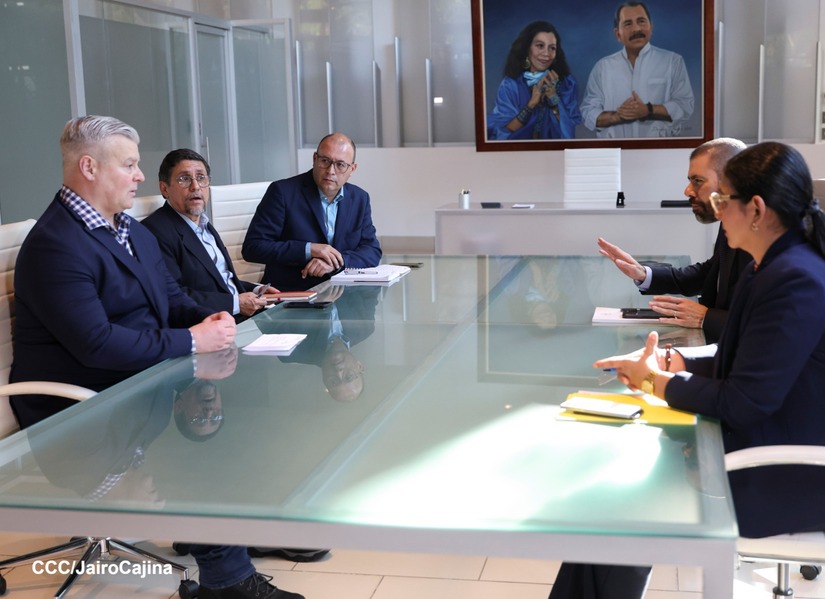 Con-empresa-minera-canadiense-17