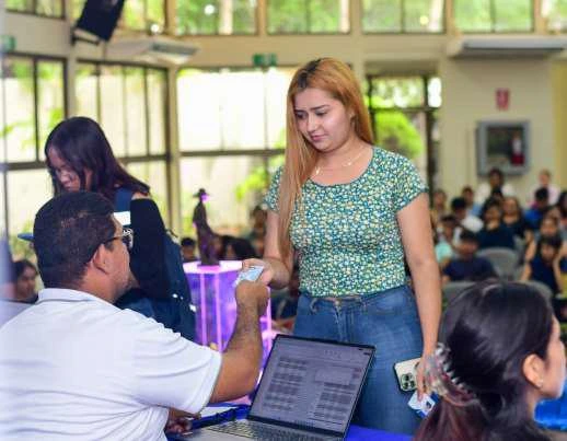 BECAS8