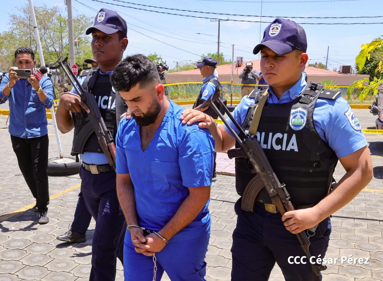 POLICIA11