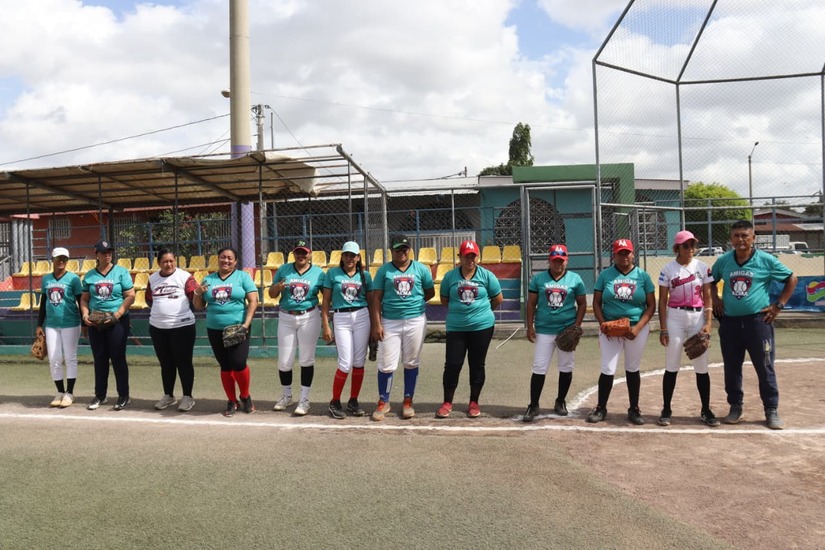 SOFTBOL--(4)