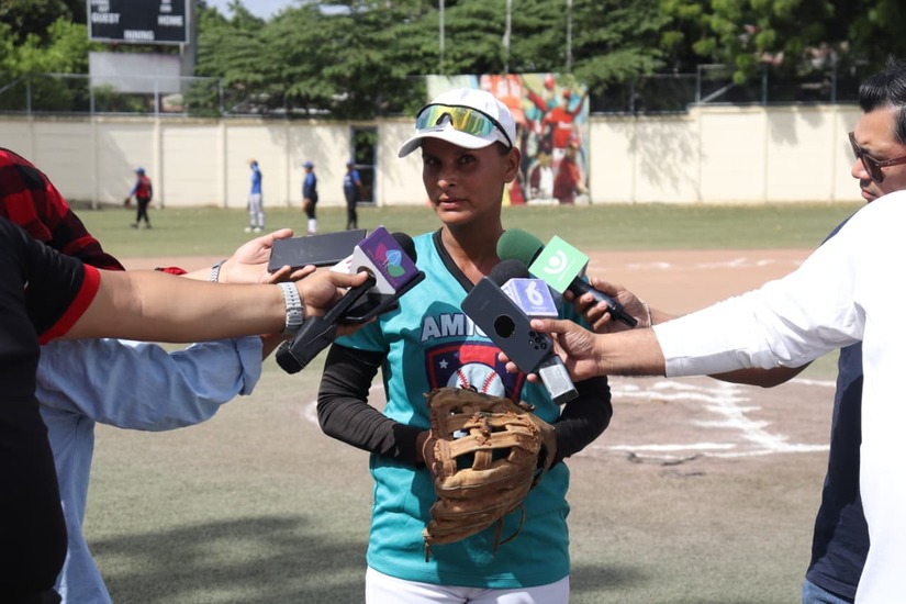 SOFTBOL--(9)