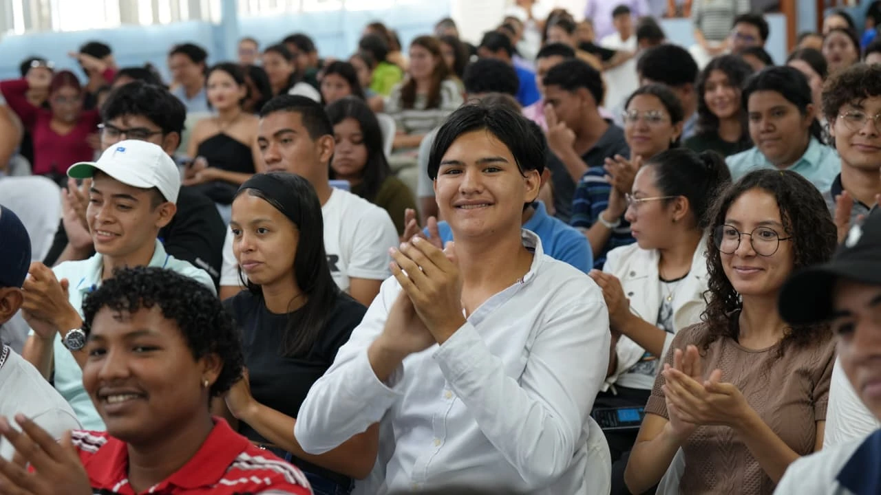 COM12