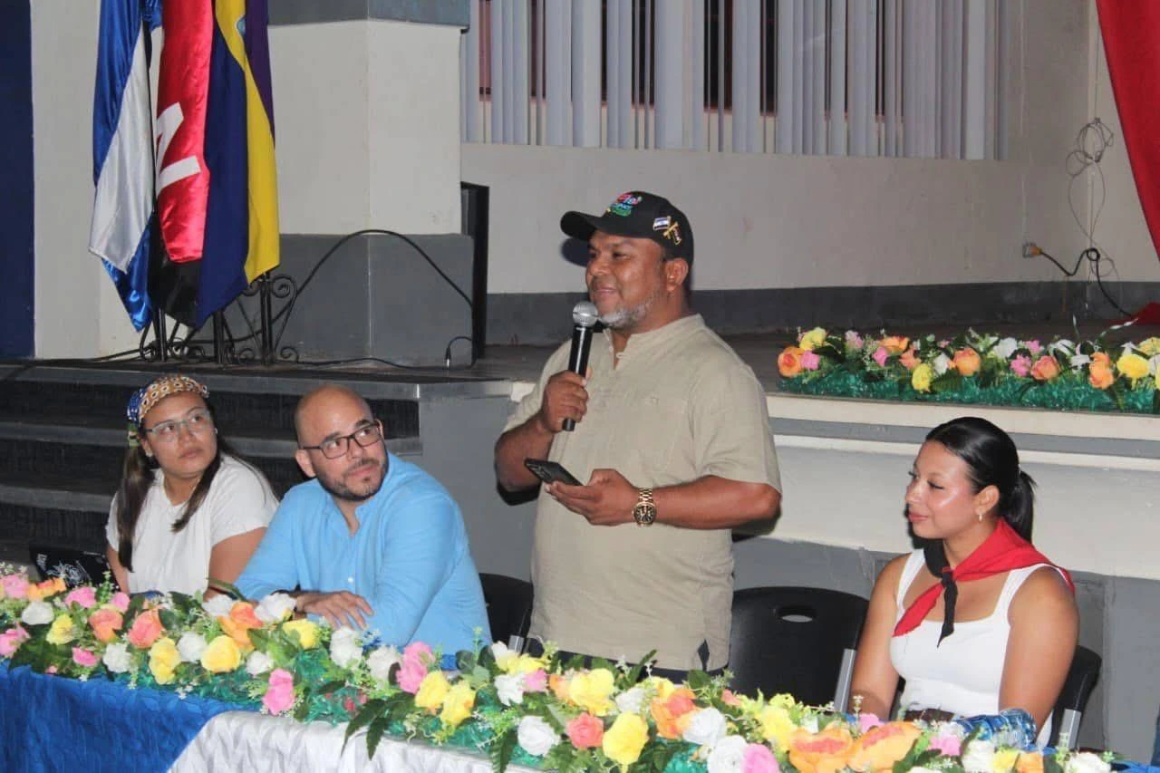 COM12