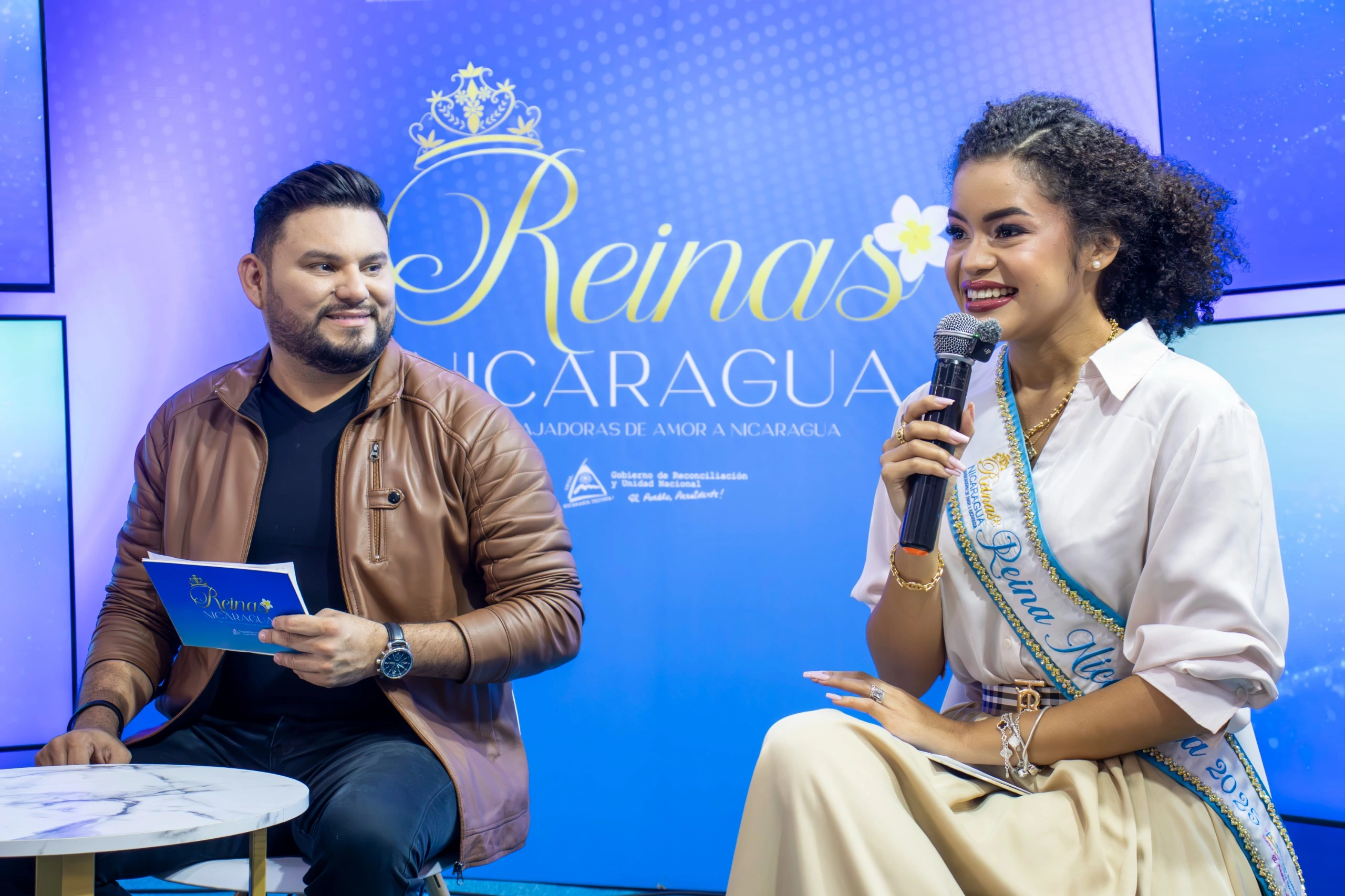 REINAS4