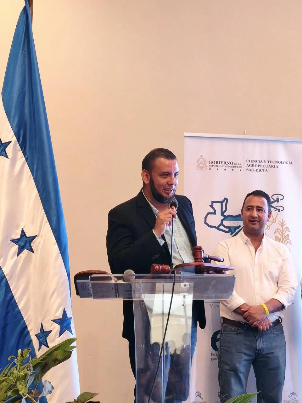 PREMIO4