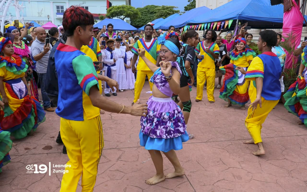 BAILES-(24)