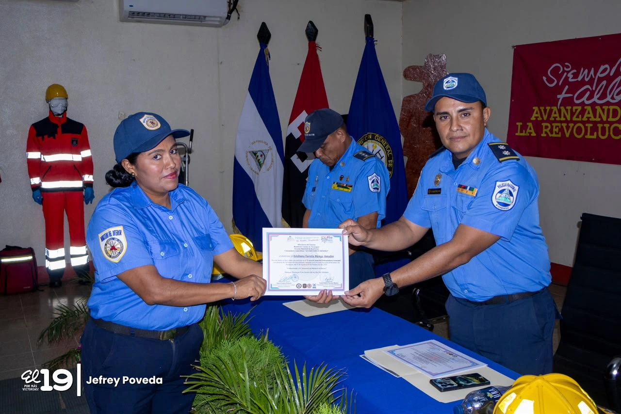 BOMBEROS12