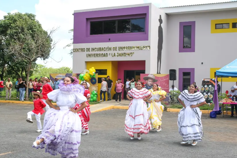 La-Sandino--(1)