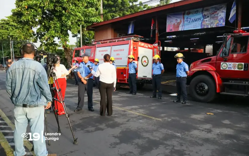 BOMBEROS--(9)
