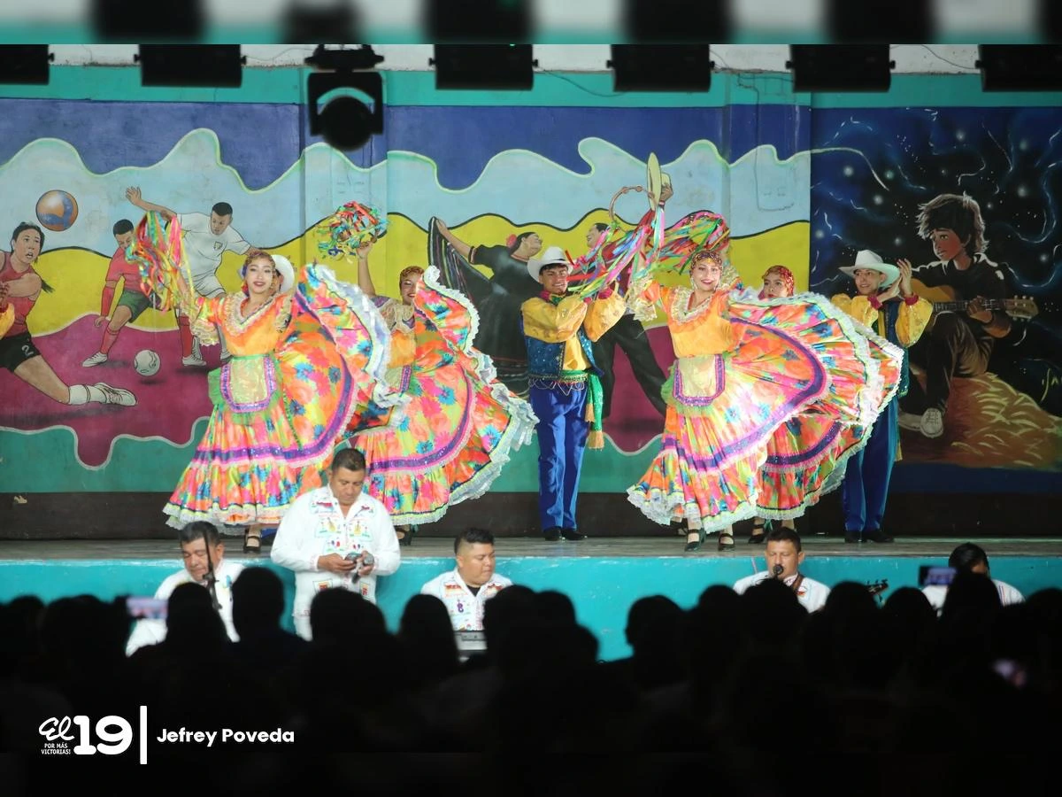 BAILE-(10)