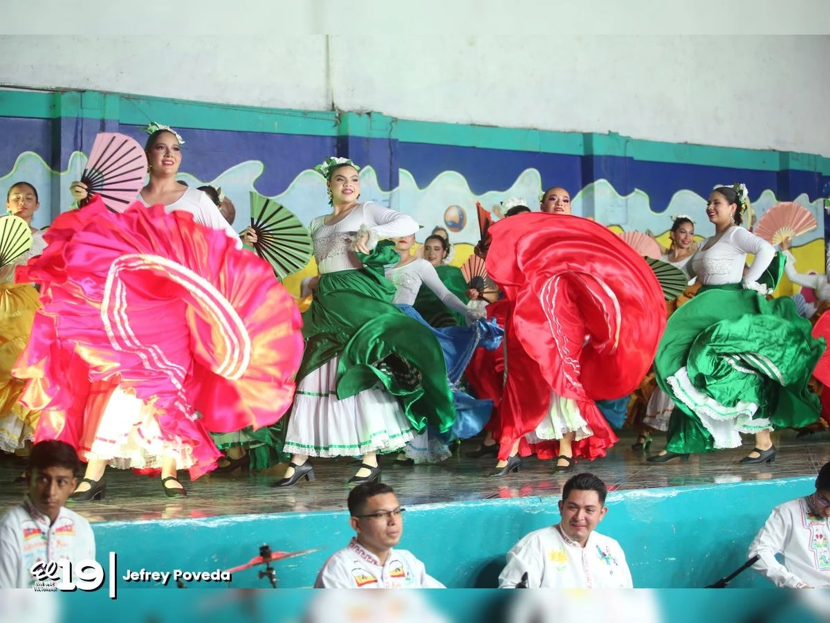 BAILE-(12)