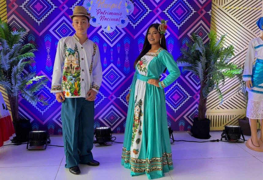 HUIPIL-(11)