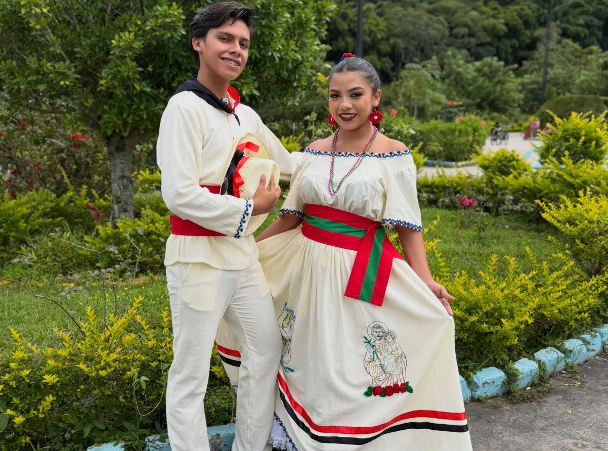 HUIPIL-(25)