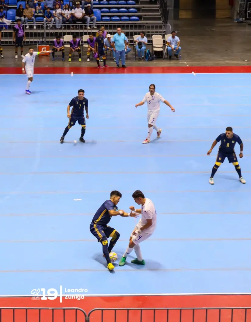 FUTSAL--(9)