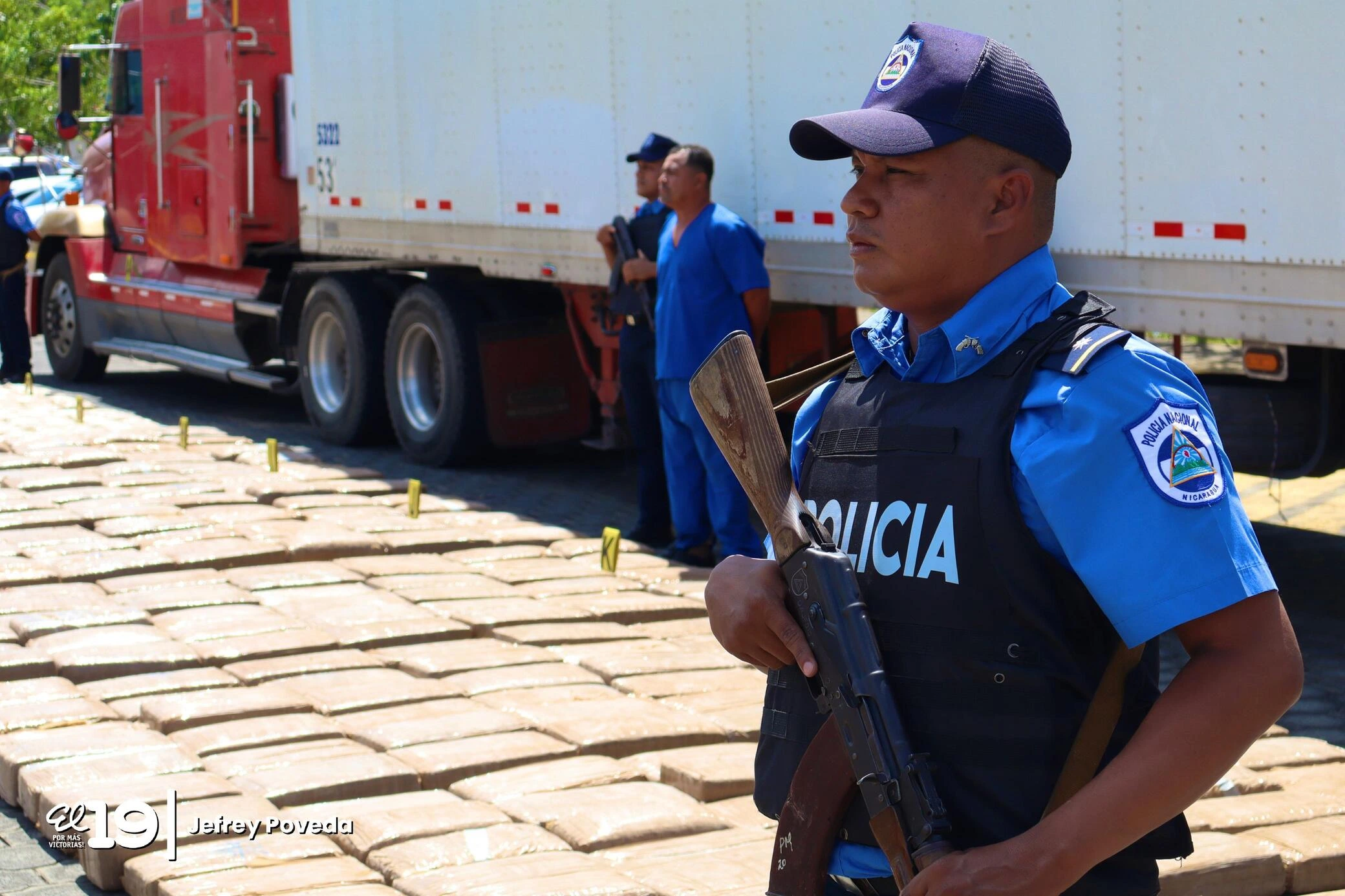 POLICIA3