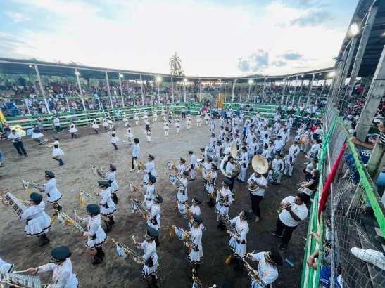 BANDAS33