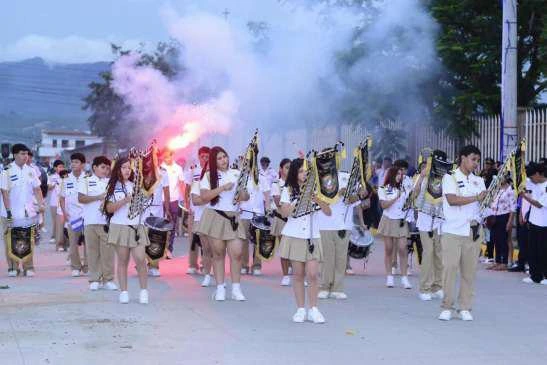 BANDAS8