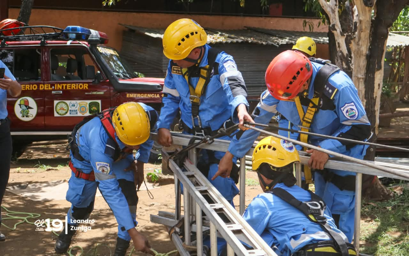 BOMBEROS-25