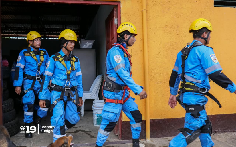 BOMBEROS-37