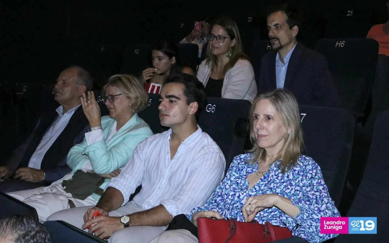 CINE-(18)