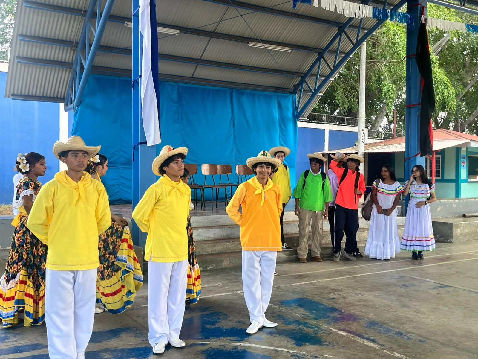 HUIPIL2