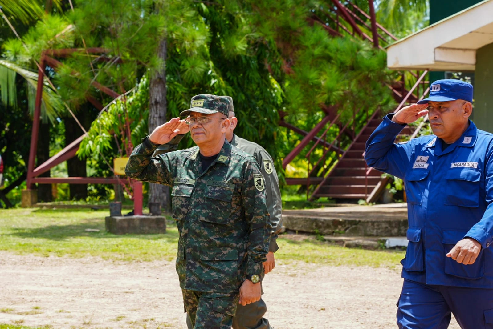 COMANDO-(2)
