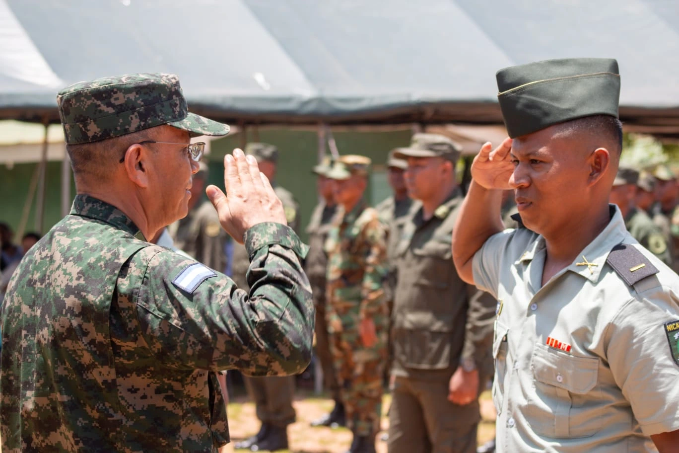 COMANDO-(20)