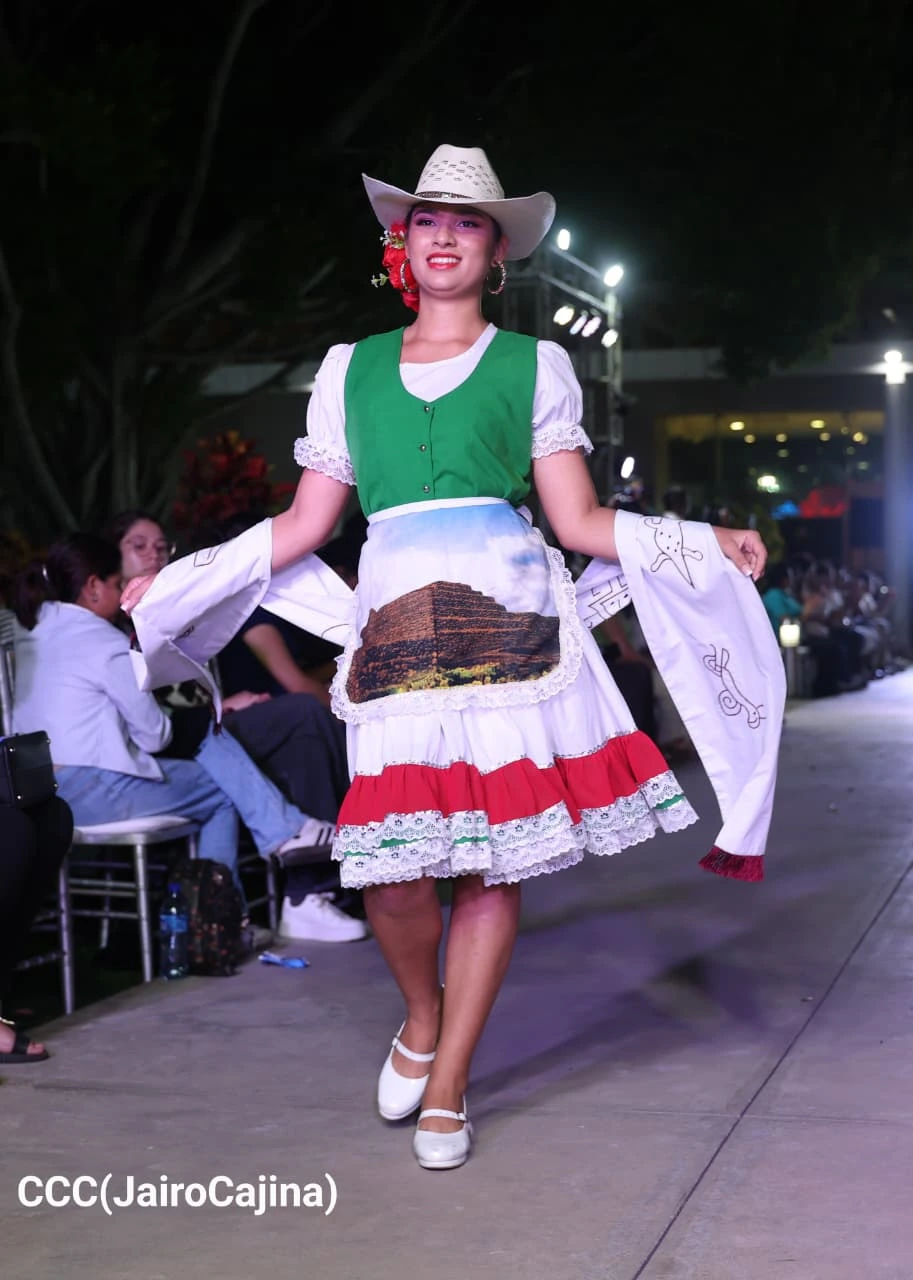 HUIPIL-(8)