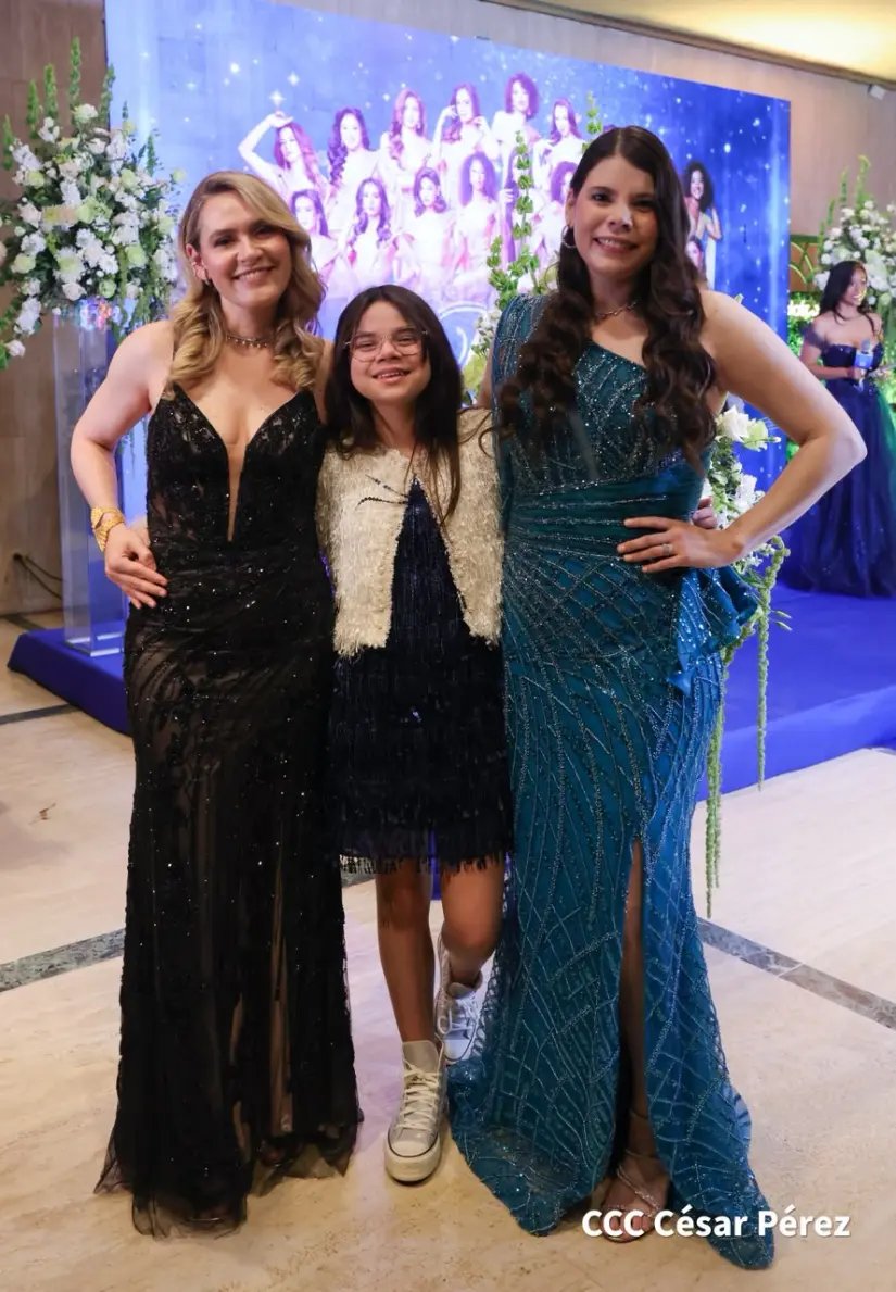 REINAS--(28)
