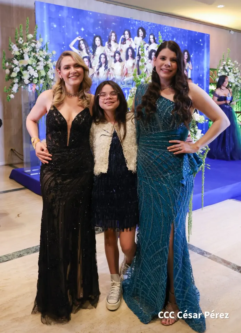 REINAS--(32)